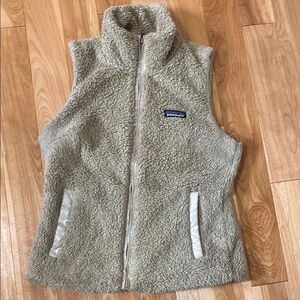 Patagonia Sherpa Fleece Vest in Light Tan